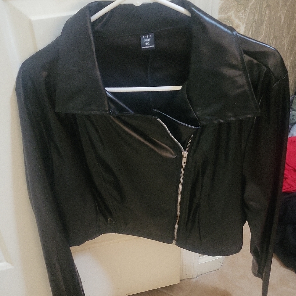 SHEIN Black PLEATHER CROP JACKET